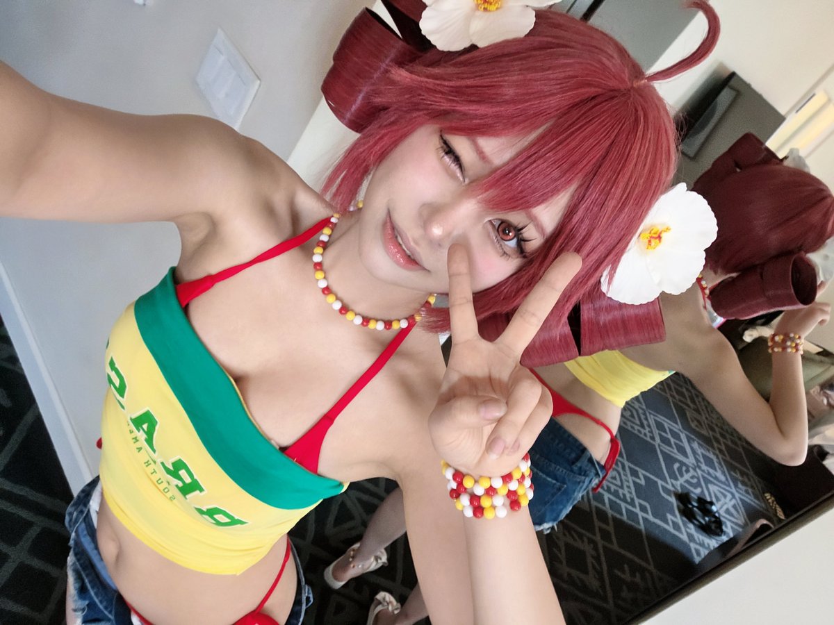 min_cosplay's tweet photo. Brazil Teto 🇧🇷 ❤️ https://t.co/fkTtQCH9th