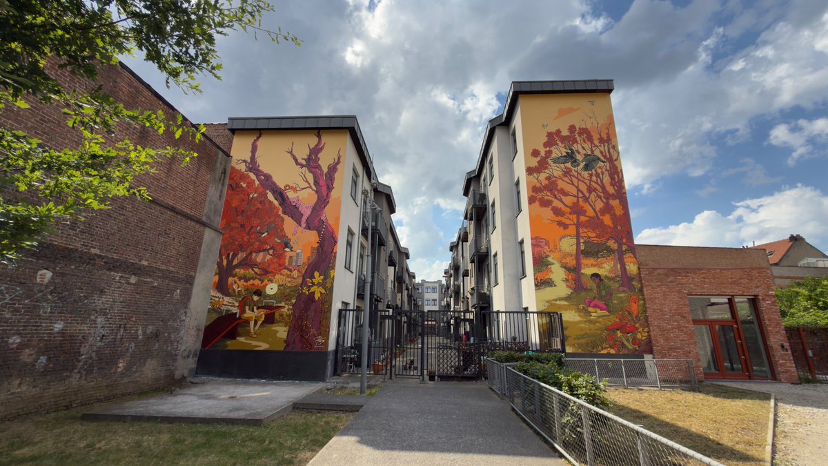 GeoffroyCoomans's tweet photo. 🎨NOUVELLE #FRESQUE #BD #BRUXELLES
Heureux d'avoir assisté à l'inauguration de la nouvelle fresque BD « Parc de la Senne » de Nicolas Pitz. Une belle réalisation qui met en valeur la créativité, le quartier et le patrimoine bruxellois. Félicitations aux acteurs du projet!👏 https://t.co/CjfpuVcXr7