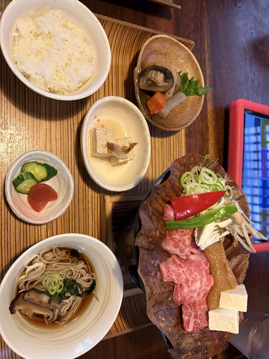 anna06151's tweet photo. ひぐらしのなく頃に聖地巡礼幸せ💞
今年もまた行けた〜
スタンプラリーも全制覇出来た！！！
ランチの飛騨牛の朴葉味噌美味しかった🤤
お蕎麦もすごく美味しかった😋 https://t.co/ItZP4dMSj9