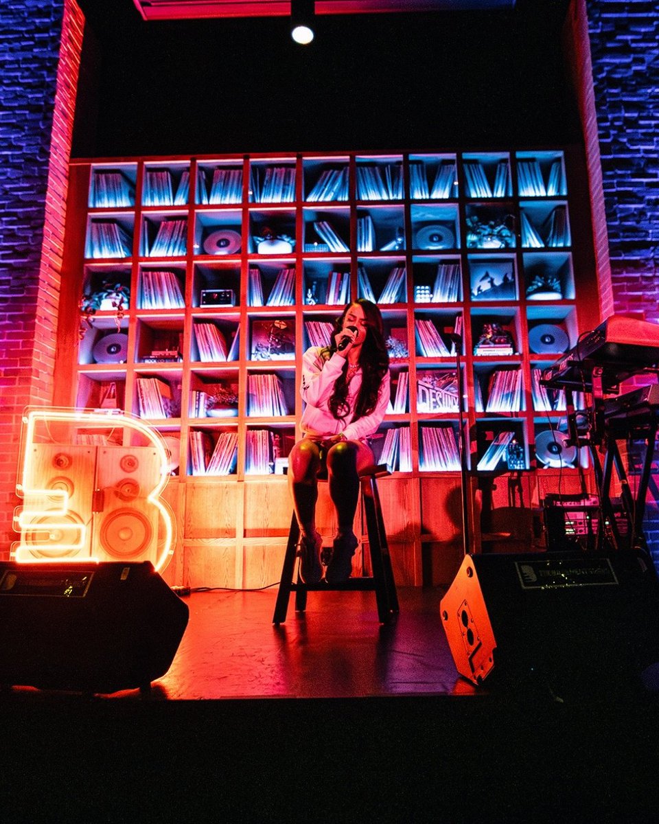 thepalladium's tweet photo. Featuring live sets from Nali, rjtheweirdo, Lost Girl, Nippa, and Tone Stith. Sounds provided by Hourglass and hosted by Asia Shabazz. What an intimate night of music and culture in our Vinyl Room last week 🌛✨

📸 Nikki Phillips https://t.co/8bSQzuhA0i