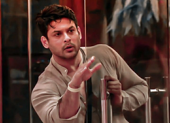sidxcrazee's tweet photo. 🥶🥵
#SidharthShukla #Sidhearts #BiggBoss #Lockupp #Lockuppseason2 https://t.co/BrMKzpXgkA