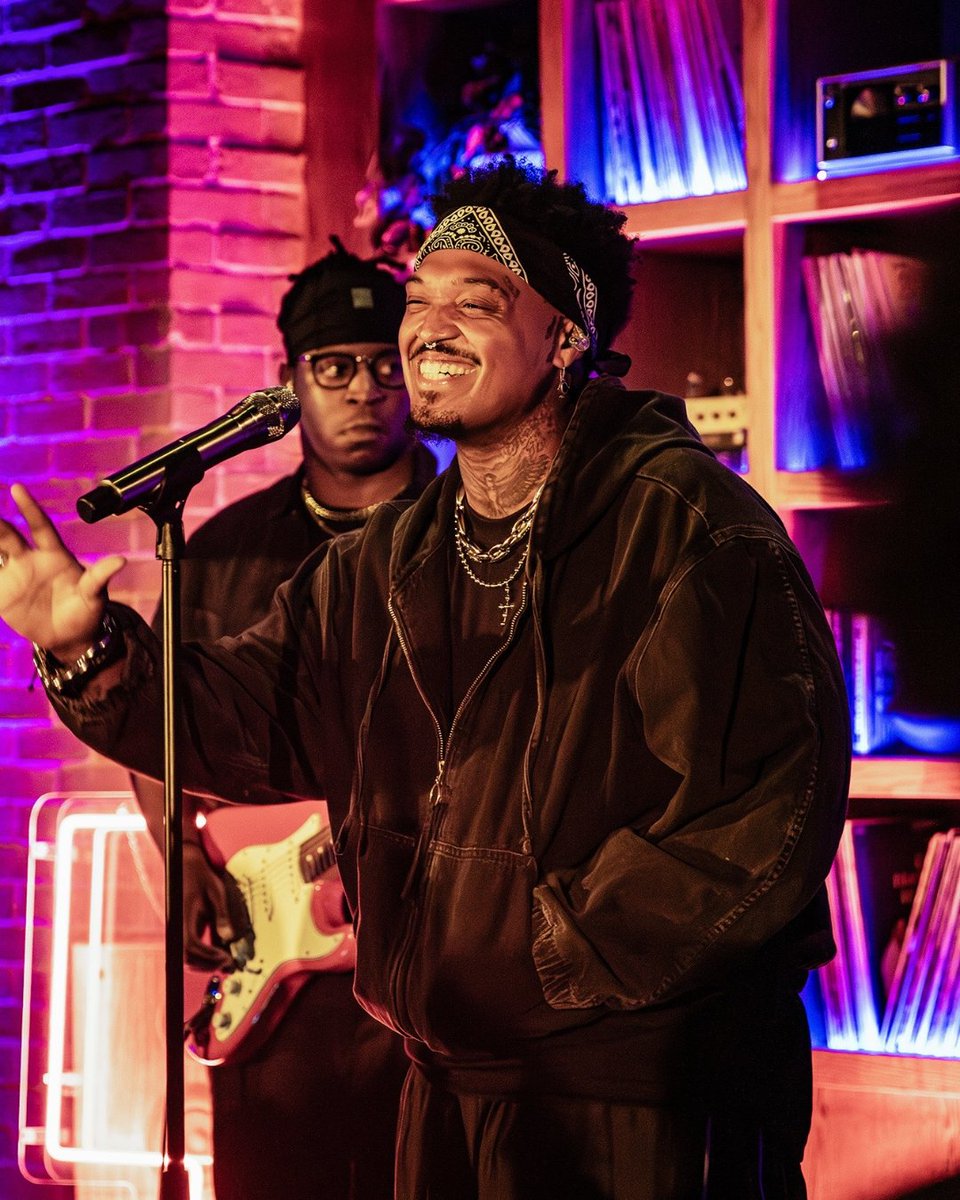thepalladium's tweet photo. Featuring live sets from Nali, rjtheweirdo, Lost Girl, Nippa, and Tone Stith. Sounds provided by Hourglass and hosted by Asia Shabazz. What an intimate night of music and culture in our Vinyl Room last week 🌛✨

📸 Nikki Phillips https://t.co/8bSQzuhA0i