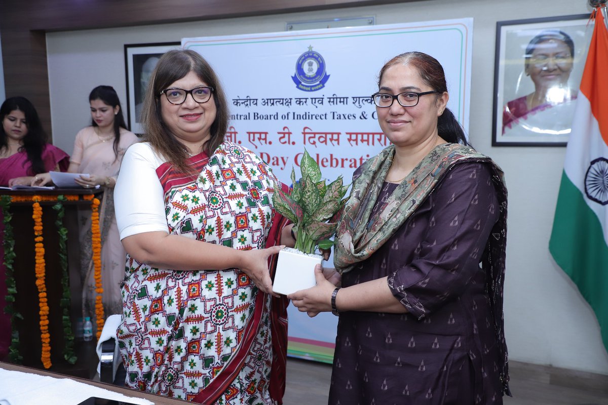 CGSTDelhiEast's tweet photo. CGST Delhi Zone observed “GST Pakhwada” from 16th to 30th June, which culminated today with the celebration of 9th GST Day. This year's national theme is “सुगम कर व्यवस्था, सशक्त भारत”. At the event the  Pr. Chief Commissioner, felicitated 10 outstanding officers of CGST Delhi Zone for exhibiting excellence in service. The zone reaffirmed its commitment to a transparent, taxpayer-friendly ecosystem.
#GSTDay #9YearsOfGST #TaxpayerFacilitation #CGSTDelhiEast #CBIC @cbic_india @cgstdelhizone