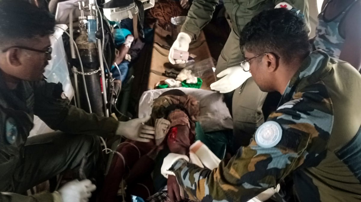 airforcelk's tweet photo. 🚁 SLAF Aviation Unit (MINUSCA) executed a high-risk CASEVAC in Am Dafok after a hostile attack on Zambian Battalion patrols. Despite severe weather &amp; a volatile LZ, the crew safely evacuated 14 casualties across Birao &amp; Bria. 🇱🇰🕊️
More details: https://t.co/6slGeHzvZs https://t.co/OoIBArBsai