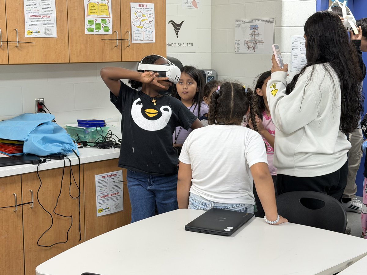 Pi515_IA's tweet photo. Big smiles, bright minds! 🌟

Our 3rd-5th grade STEM program is in full swing, with support from Pi students Atkish, Manjil, and Irene! Building, exploring, and inspiring the next generation, one activity at a time! 🧪🚀

#STEMforKids #Pi515 #FutureReady #Innovation https://t.co/7bzMUInPDP