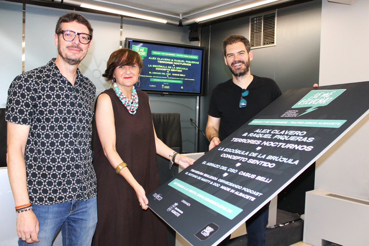 yeswecast's tweet photo. ¡Planazo para el 7 de noviembre! Os esperamos en "¿Se me escucha?", el primer festival nacional de podcast de Albacete. Hoy hemos presentado el evento junto a Elena Serrallé, concejal de Cultura, y Javier Sánchez de @nutecoweb, codirector del festival junto a @izuzquiza https://t.co/sm3Gg4HRNL