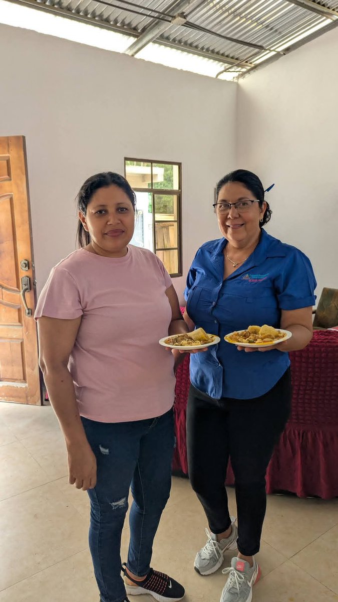 ADNNica's tweet photo. 🍲 Inició el taller "Sabores Gastronómicos Tradicionales de Nicaragua" en Quilalí, Nueva Segovia. 👩‍🍳 Un espacio para conocer más de nuestra gastronomía tradicional y fortalecer la preparación de platillos típicos. 🍛🇳🇮 https://t.co/oA8XUWQI6B