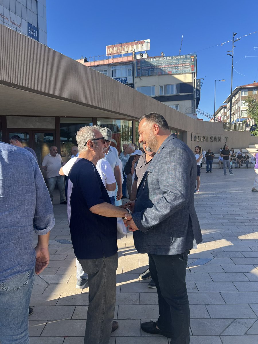 Behadir's tweet photo. Maltepe Cem Vakfı tarafından düzenlenen aşure lokması programına katılarak hemşehrilerimizle bir araya geldik. 

Birlik, beraberlik, kardeşlik ve paylaşma kültürümüzün en güzel örneklerinden biri olan bu anlamlı organizasyonda emeği geçen herkese teşekkür ediyorum. https://t.co/s0VIqnrPhd