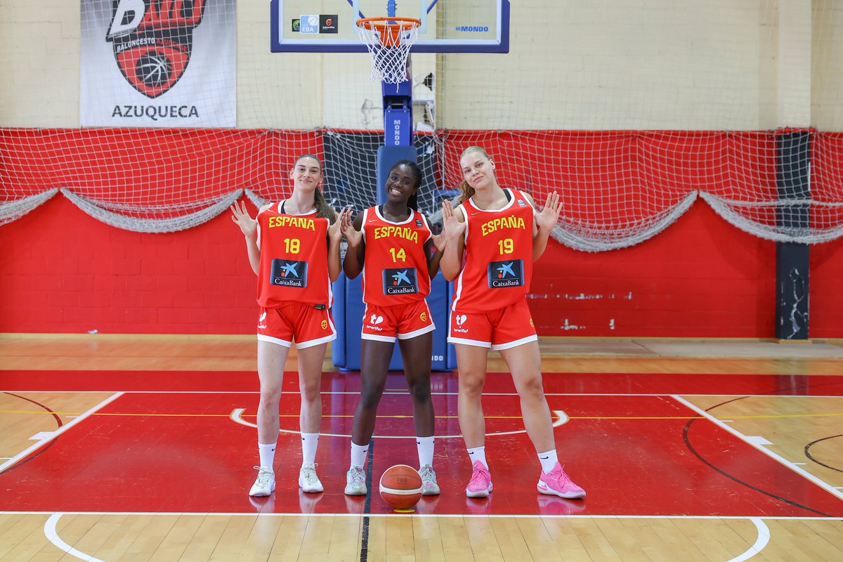 BaloncestoESP's tweet photo. Las campeonas de 𝗘𝗨𝗥𝗢𝗣𝗔 se miden a las mejores selecciones del 𝗣𝗟𝗔𝗡𝗘𝗧𝗔🌍 

La #U17F 🇪🇸 prepara el #FIBAU17 Femenino 🔥

📆 11 al 19 de julio
📌 Brno 🇨🇿

#SomosEquipo https://t.co/fLREFd0G02