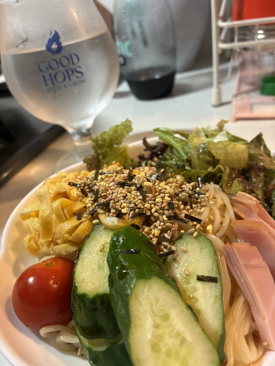 amberkiel1's tweet photo. 今日も一日お疲れ様でした💧

職場の女の子に「もう連勤続いてお酒も飲めないし辛いんですー」って愚痴から
どうもビールを嗜むらしいという事で

「遠野のホップを使うGood Hopって地ビールが気に入ってる」って話をしたら
嘘か本当か「注文してみます！」って

気に入ってくれると良いなぁ🍺 https://t.co/6nVpJw80YY