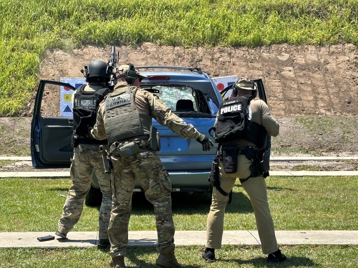 USMarshalsHQ's tweet photo. On this day, the Florida/Caribbean Regional Fugitive Task Force was established in 2008. Since then, they’ve apprehended 70,511 fugitives, cleared 78,129 warrants, and confiscated $6.3 million USD. Happy Inception Day, FCRFTF!

#USMarshals https://t.co/AiV66Sy1FF