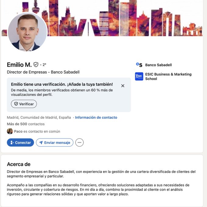 Apu_elrojo's tweet photo. Este es Emilio Montilla, director de empresas en el Banco Sabadell.

¿Qué opina @BancoSabadell de tener en plantilla a un tipo que va buscando fotos de una persona fallecida y, que no puede defenderse, para su linchamiento en redes? https://t.co/oQQ9CvSUGi