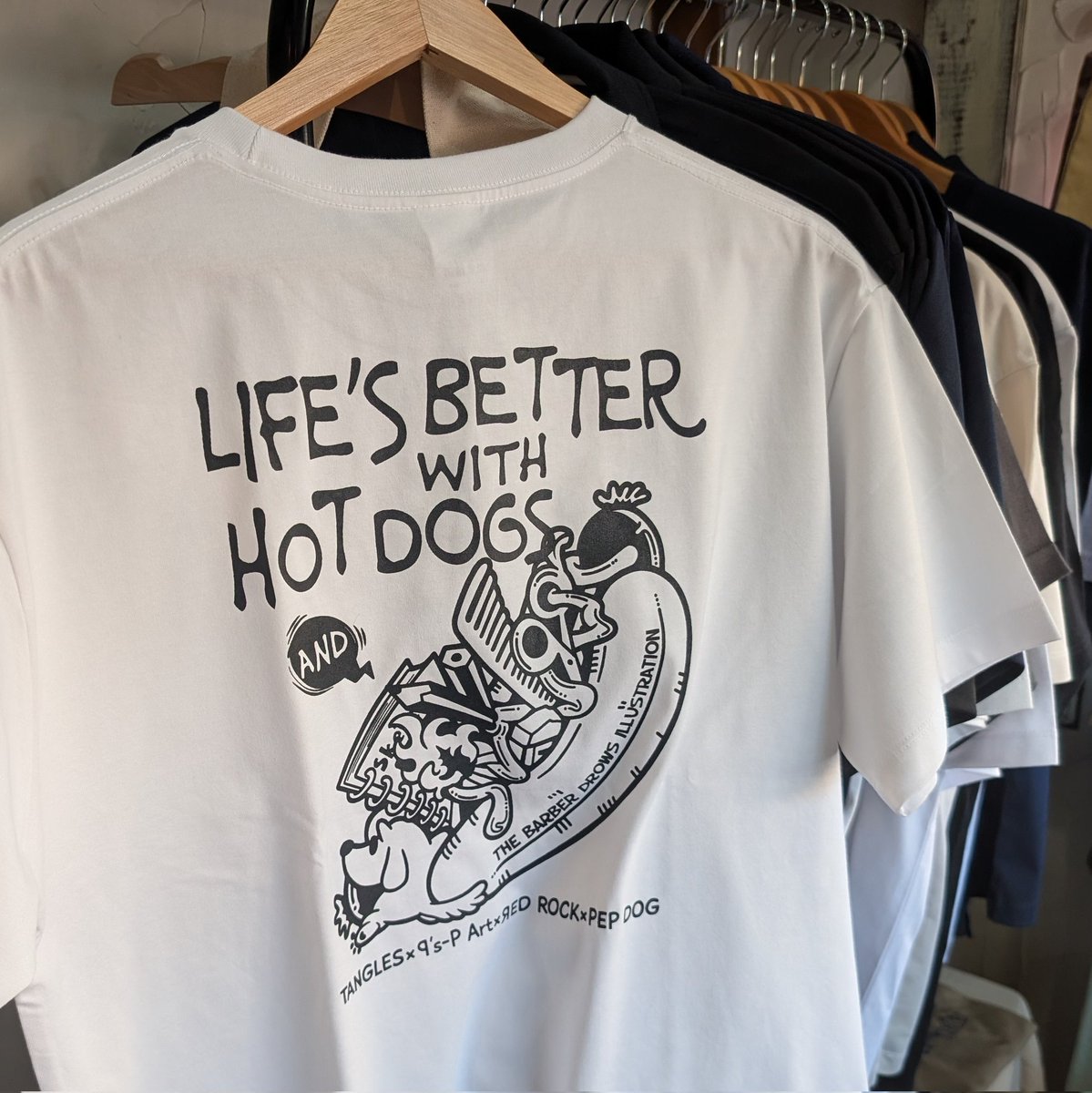 Tangles_uta's tweet photo. 2026年新作モデル
【HOT DOGS】
オーダー受付開始しました😊
受注生産商品となります🙇‍♂️
自分史上３本の指に入る良いデザインです✍️

詳しくはインスタで紹介しております🙏

気になる方はDMよりお問い合わせ下さい🙇‍♂️

＃オリジナルTシャツ https://t.co/R3KhKSh2Xk
