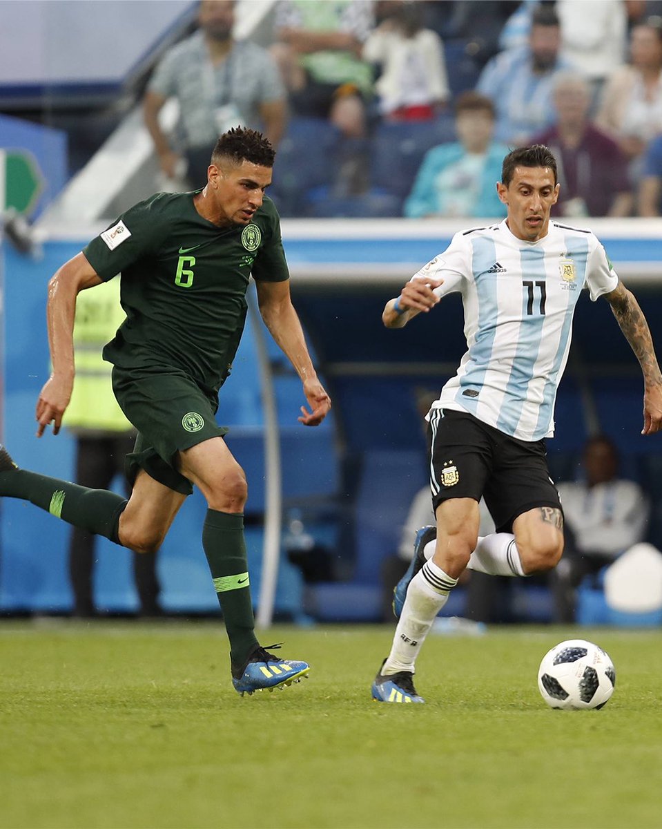EARTH_DOMINATOR's tweet photo. Leon Balogun
I remember this match.
That's the look of some one about to commit a foul https://t.co/L5I4PRN5TB
