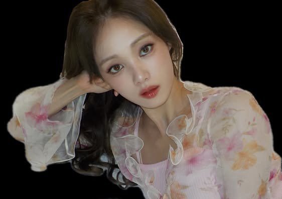 Lskrad99's tweet photo. She’s fire without trying, pressure without warning 💋✨
Handle with care—too rare to be played with 💅💯
#이성경 #LeeSungKyung #LeeSungKyoung https://t.co/L6kgLtvryA