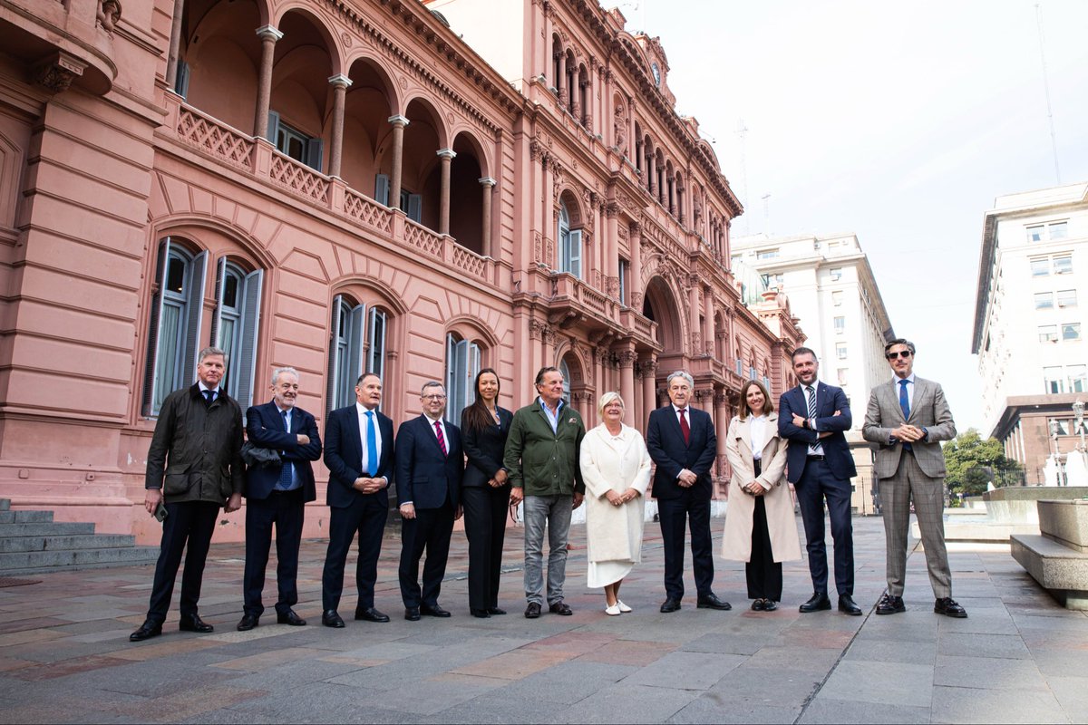 PatriotsEP's tweet photo. 🇦🇷 At the Casa Rosada, we met with Presidential Spokesperson @AdrianRavier to exchange views on strategic communication and the importance of explaining reform agendas to citizens.

We also discussed the growing challenge of countering ideological narratives and restoring trust through honest, effective public communication.