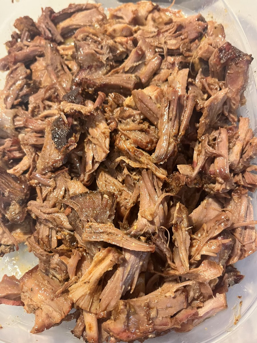 hofnpopper's tweet photo. Pulled pork that I made in the smoker. #FoodLovers #Pitboss #MMMM https://t.co/e6wmTTIp82