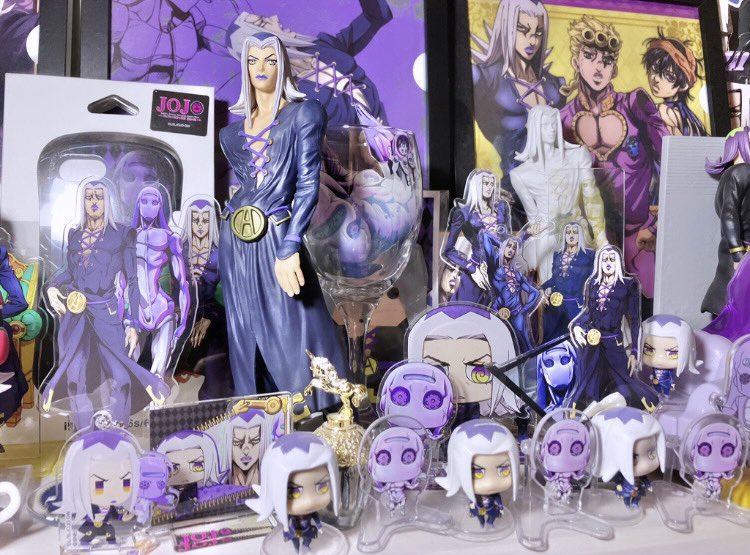 abba_leone325's tweet photo. オタクの部屋でトイストーリー現象起きたらマジでどうなるんだろ、同じ名前のフィギュアがお互いの名前呼ぶのかな https://t.co/5XVGLOVSnm