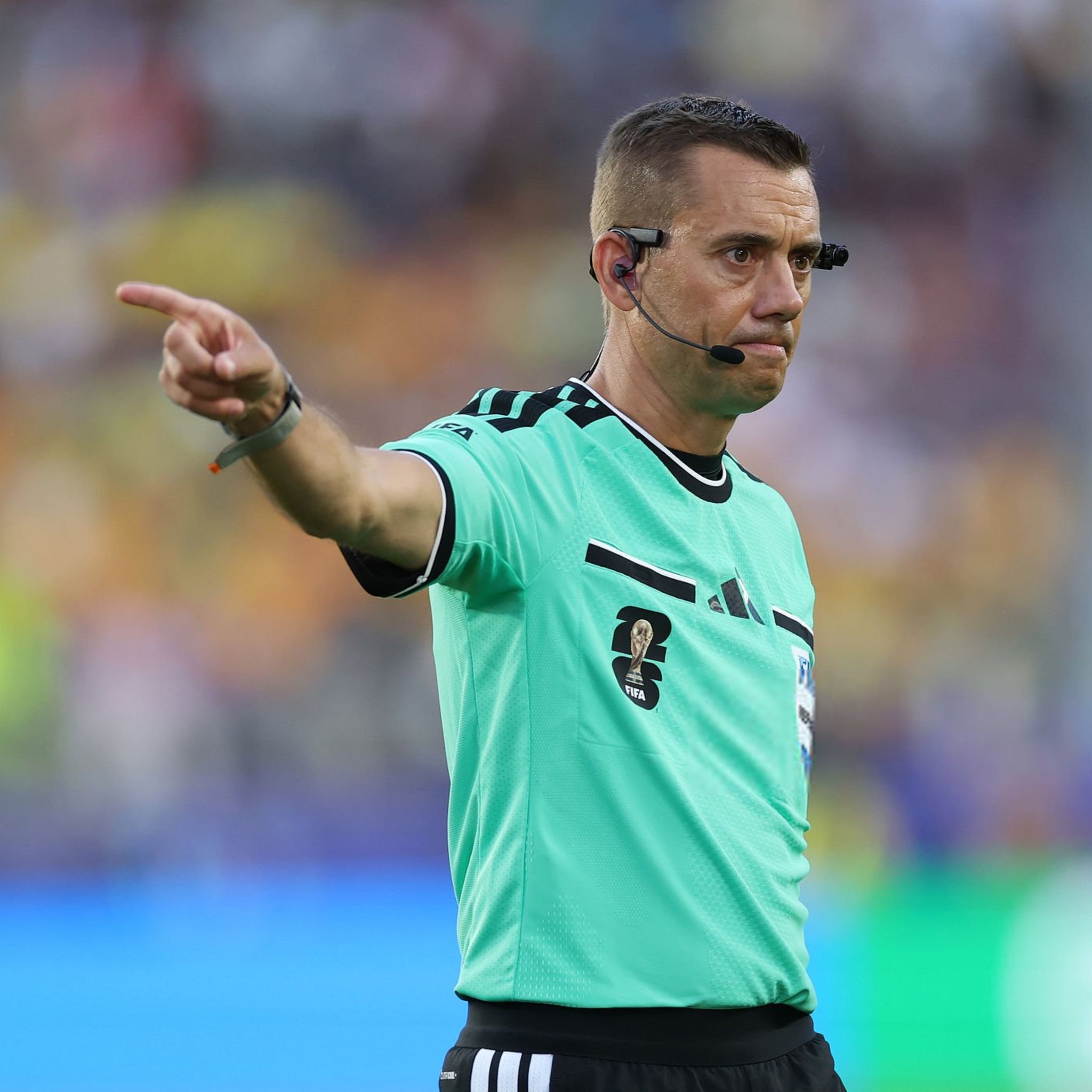 🚨 OFFICIEL ! Clément Turpin 🇫🇷 arbitrera le seizième de finale entre l...
