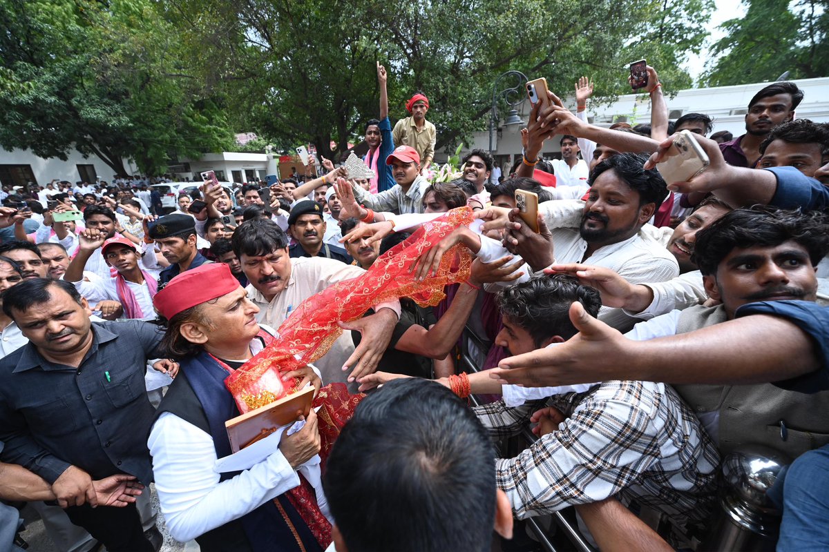 yadavakhilesh's tweet photo. https://t.co/49lqnw0ezP