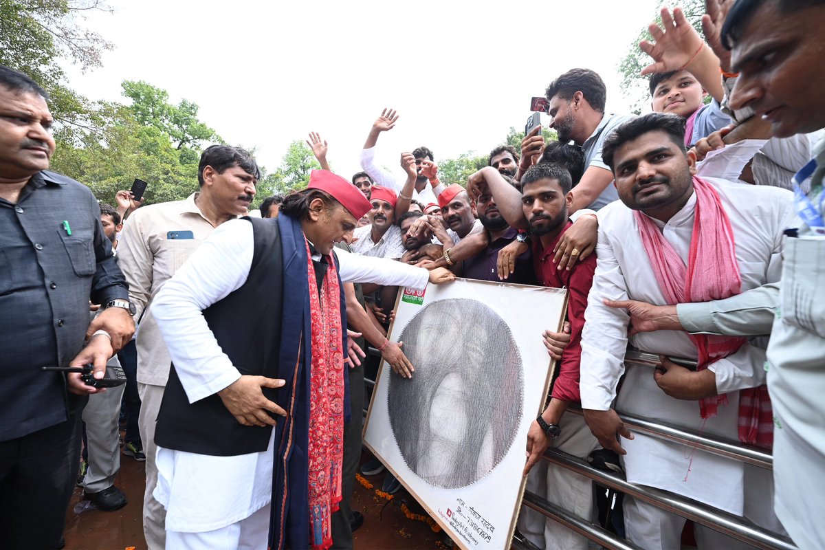 yadavakhilesh's tweet photo. https://t.co/49lqnw0ezP