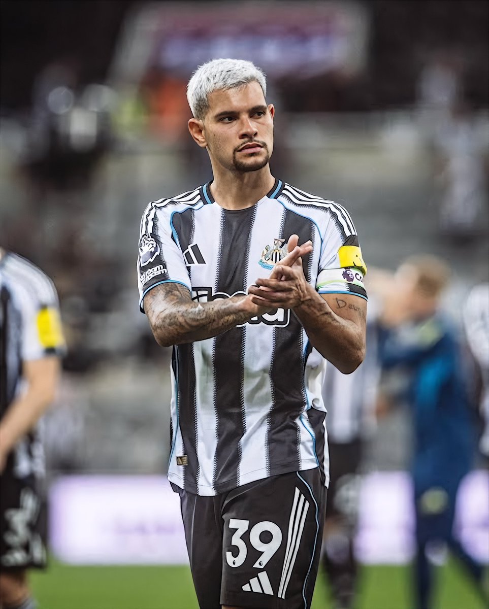 EduardoHagn's tweet photo. 🚨 @lee_ryder to @TomCantonMedia:

“We are told that £65m could be the tipping point… it could be some type of verbal agreement between Bruno and his people.” 

“If Arsenal turn that into an official bid, then the wheels might start moving.” 🇧🇷 https://t.co/AapqP6HryQ