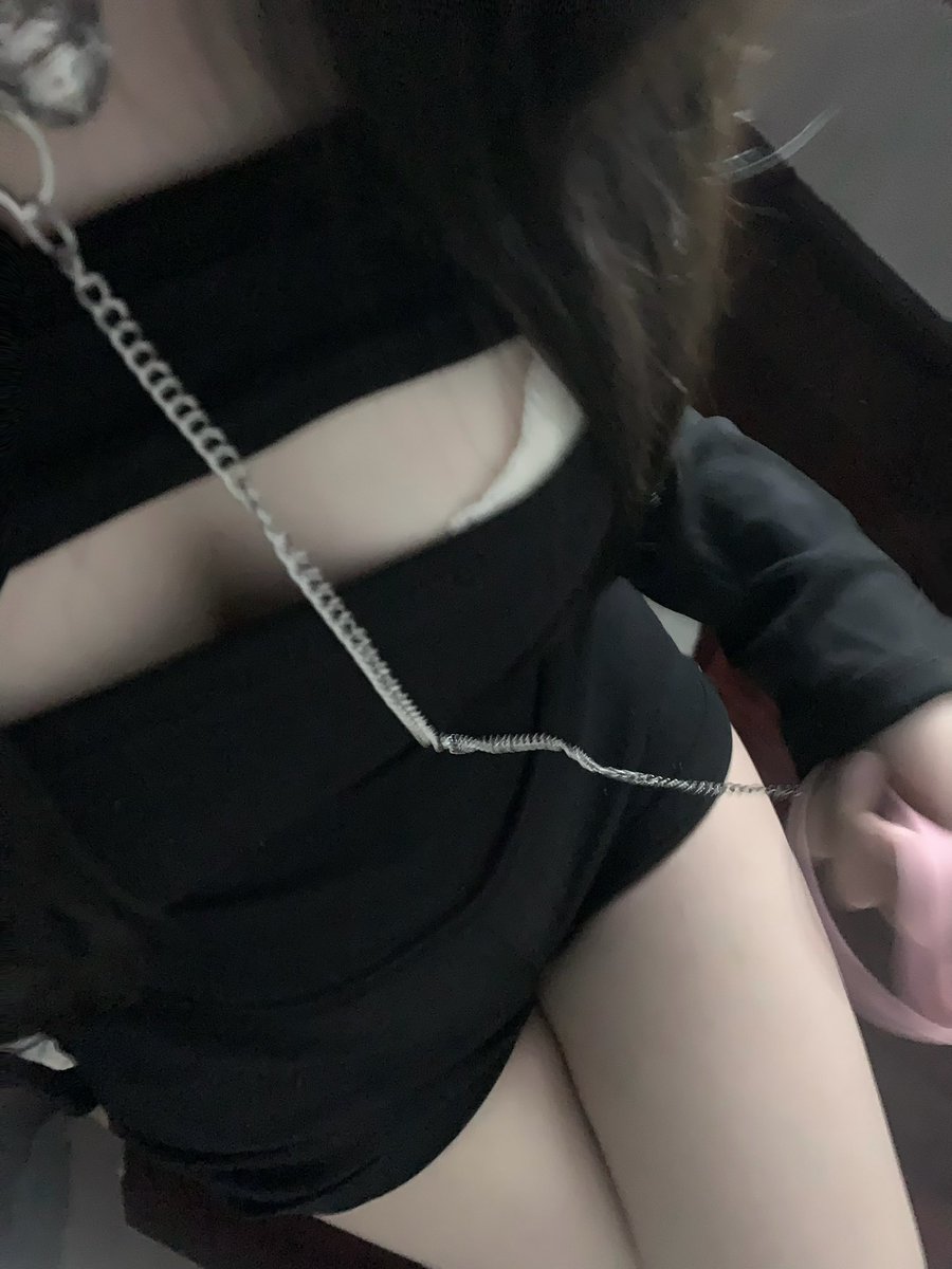 Pratomporn1's tweet photo. 偶尔这样玩一下   没事吧？  #反差  #女高 https://t.co/oxxaZLyJJx