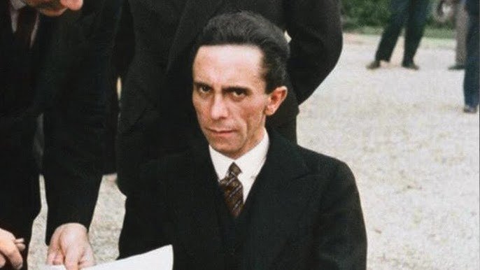 Friedmanian0's tweet photo. @ptvisenya bien, not relatable at all supongo, reíte nomás. https://t.co/qxZSE9KUOD