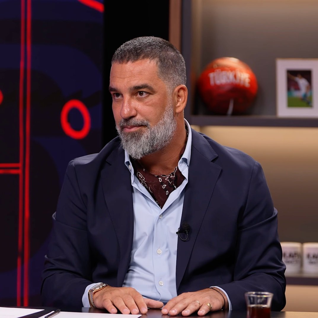 FutbolAnadolu's tweet photo. Arda Turan: “Lionel Messi - Cristiano Ronaldo tartışmasında ‘Cristiano Ronaldo’ diyen biriyle futbol konuşmam.” (KAFA) https://t.co/BX8AeqLPQZ