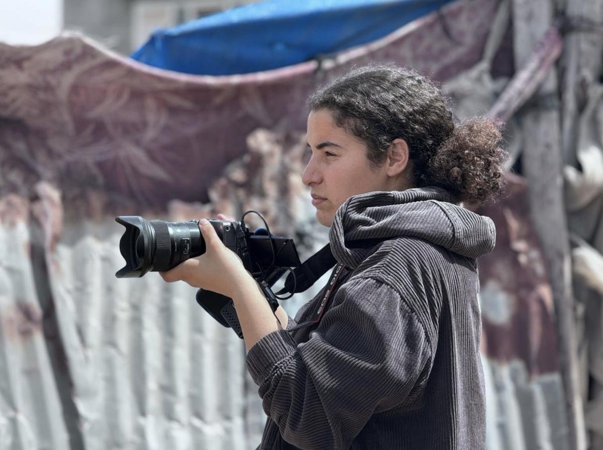 RimabestRima12's tweet photo. Bisan Owda has shown how one determined journalist with a camera can bring the voices of ordinary people to a global audience.🇵🇸🇵🇸🇵🇸

We need more Palestinians like her.❣️🌎 https://t.co/BbbLJBeoLD
