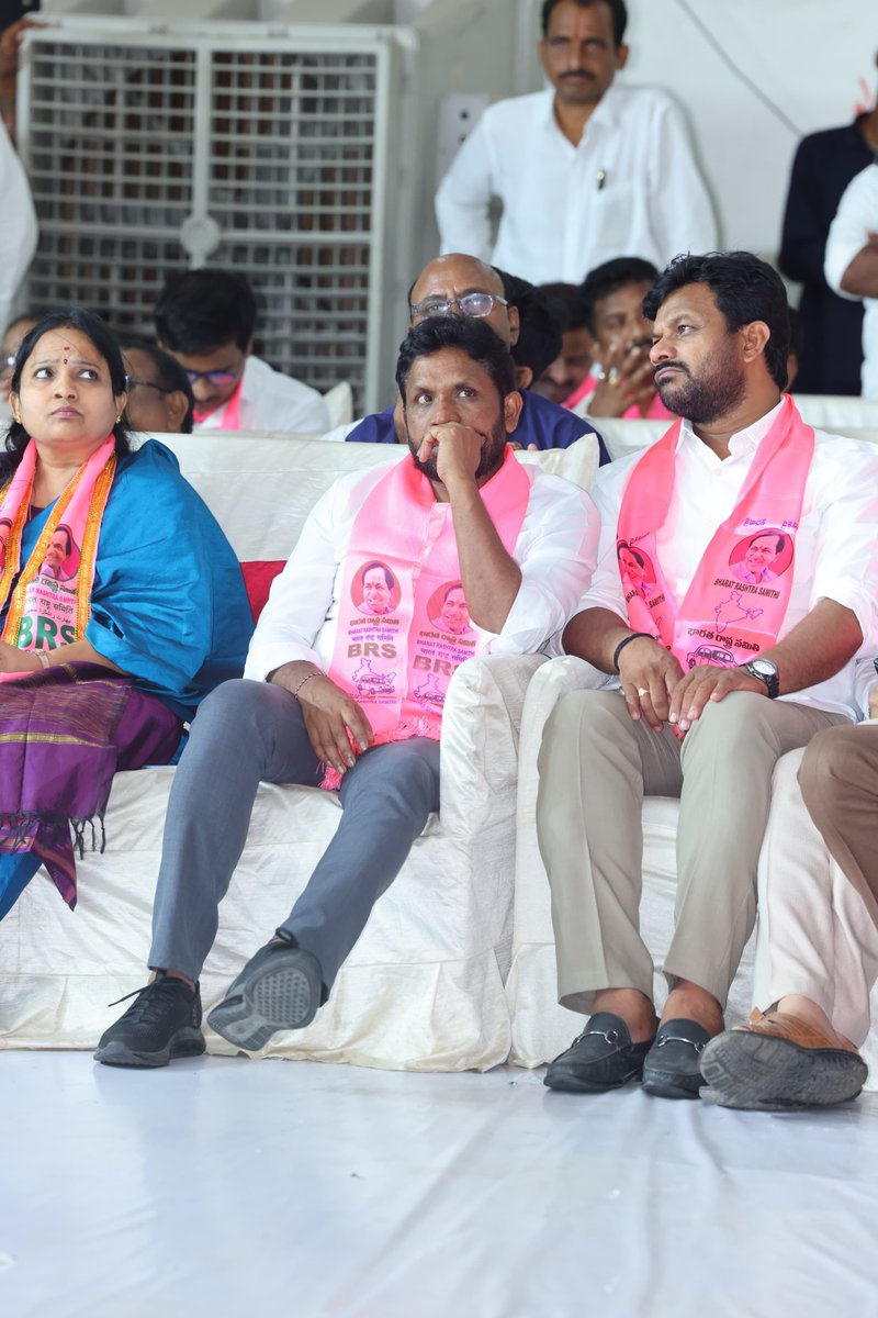 DrErrolla's tweet photo. మంచిర్యాలలో నిర్వహించిన సింగరేణి పరిరక్షణ సదస్సులో మాజీ మంత్రి,డిప్యూటీ ఫ్లోర్ లీడర్ శ్రీ హరీష్ రావు గారితో కలిసి పాల్గొనడం జరిగింది.
@BRSHarish https://t.co/mCUy1VtIBK