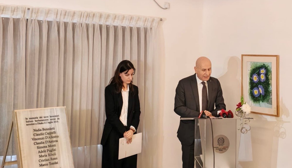 italyinbd's tweet photo. Cerimonia di commemorazione oggi in Ambasciata delle 24 vittime, di cui 9 italiani, dell’attentato terroristico avvenuto il 1° luglio 2016 presso la Holey Artisan Bakery a Dhaka.
👇
https://t.co/2ZcwjWDwrB https://t.co/WtInDmQ80g