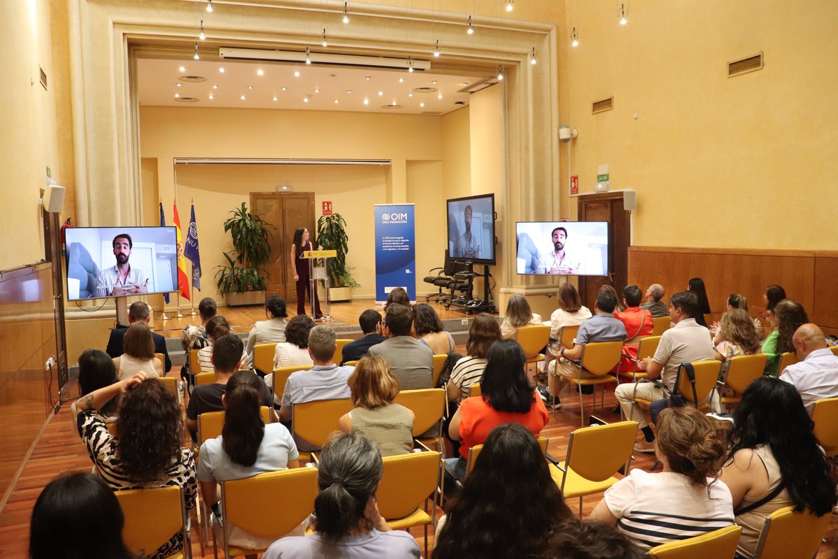 SEstadoMigr's tweet photo. @IOMspain @PiliCancela 🔷 Sonia Rozalén, responsable del proyecto 'Trayectorias', ha explicado los resultados de esta investigación a partir de la encuesta de +2.000 jóvenes en 95 países de todo el mundo recogiendo sus expectativas, vínculos familiares y culturales con España y los desafíos actuales https://t.co/JmLV3tky9X
