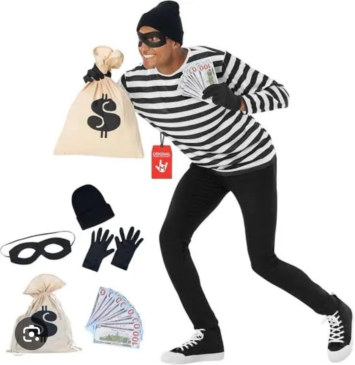 BCG2121's tweet photo. @TUIUK new staff uniform unveiled.
#RobbingBstards https://t.co/hTbshwS67c