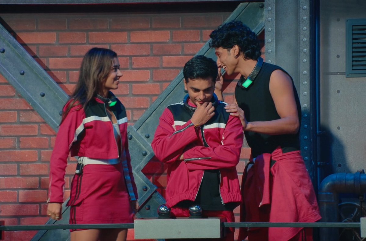 baskahaaniyan's tweet photo. yogesh HAD TO make sure akanksha is aware of all his unfunny jokes pls so cute telling her tumko pata hai mene kya bola and goes on to repeat and explain her what he said before 😭 https://t.co/LxA7dyjXad