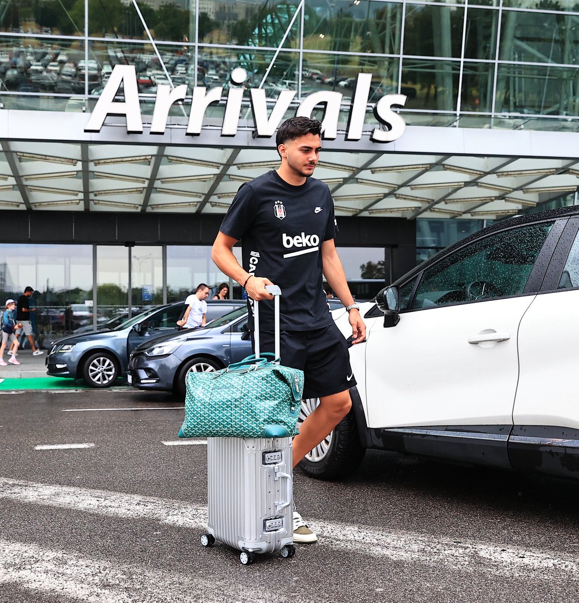BesiktasEnglish's tweet photo. 📍Touchdown in Slovakia. https://t.co/Bhn1tjZ55R
