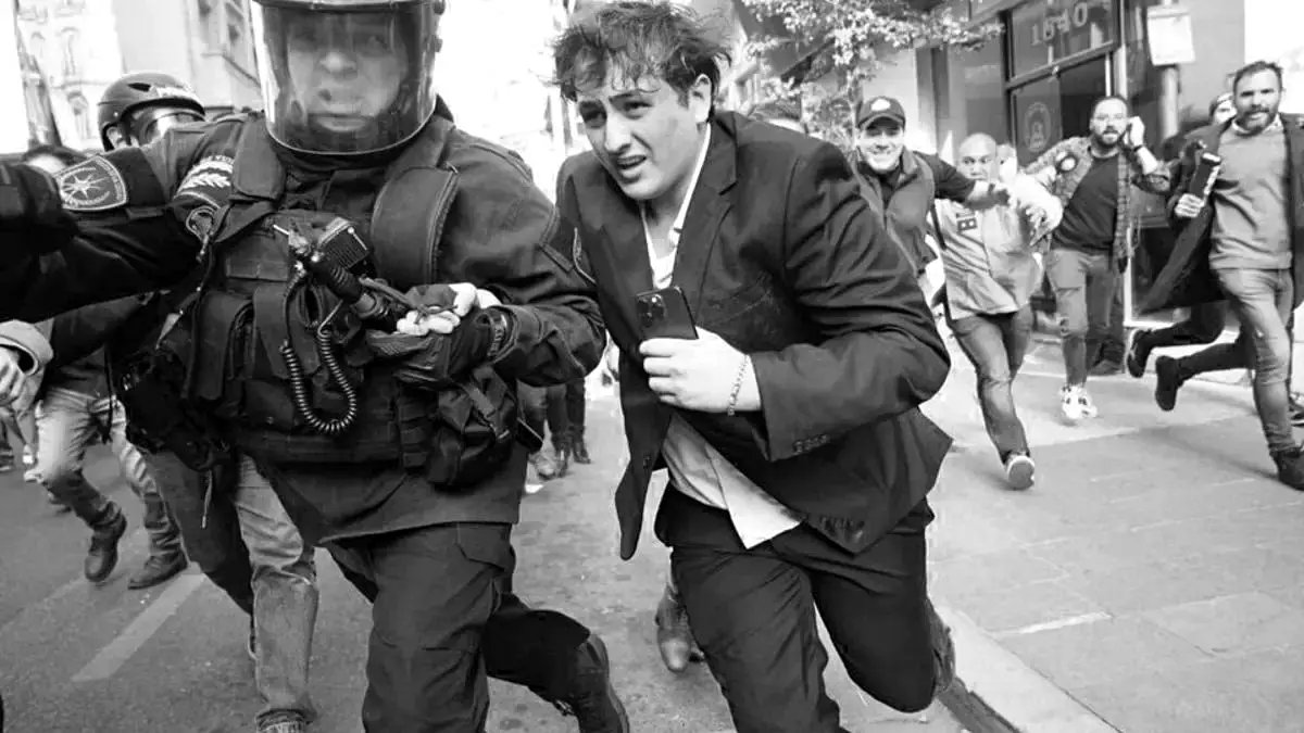 MDKporsiempre's tweet photo. En tuiter los libertos se ponen modo picante.
Ah, pero en la vida real corren en culo: https://t.co/6ett3deqt8