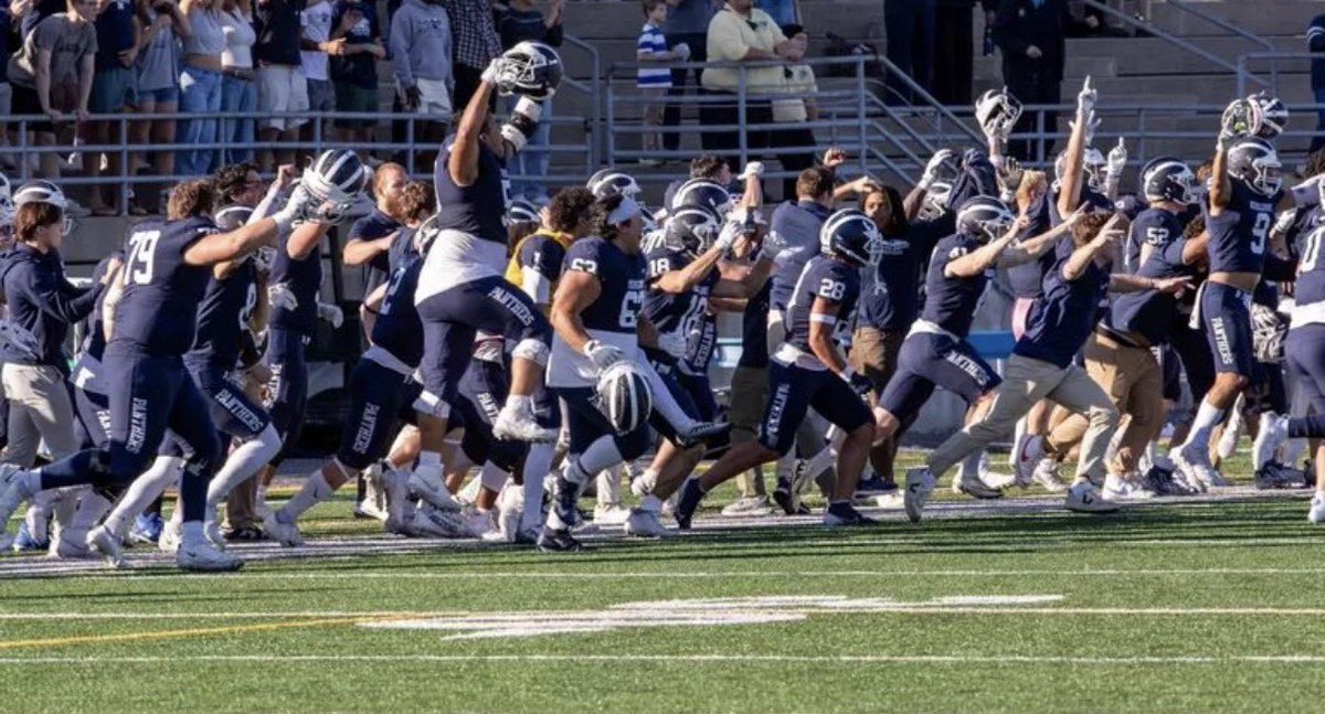 Dantemarsili_10's tweet photo. After a great call with @MiddFBMandigo, I am thrilled to announce that I have received an offer from @MiddFootball !

@NewCanaanFB @Coach_Nguyen https://t.co/kDLhePfXmk
