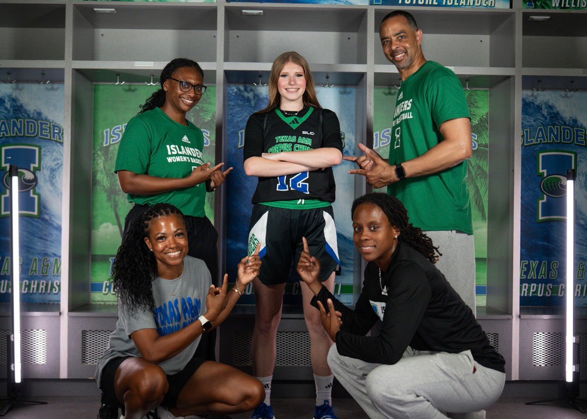 Rachaelhoopster's tweet photo. Had a great unofficial visit to @Islanders_WBB yesterday. Thanks to all the coaches for making it so fun! It was great to see the facilities and learn more about the program. #goislanders
@CoachTMWilson @SLeBeauf @octaviabeee @Coach_Rope206 @alyssatandrews @texaspremier_ @Coach_SesJ @LadyHighlanders @thebucketology