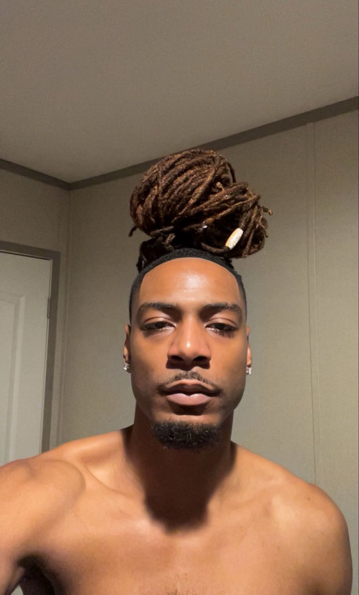 vonGogh_20's tweet photo. Still…. Not a dad. https://t.co/l6Bk5Ixenr