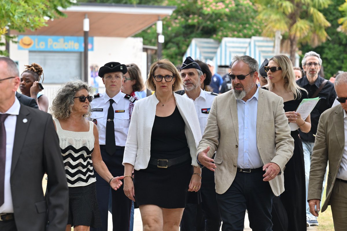 Sdis_95's tweet photo. [#VisiteOfficielle] Ce mercredi 1er juillet, Madame Marie-Pierre Vedrenne, ministre déléguée auprès du ministre de l’Intérieur, chargée de la Citoyenneté, nous a fait l’honneur de sa visite officielle sur le site de l’Île de loisirs de Cergy-Pontoise.

Accompagnée de Monsieur Thomas Fourgeot, sous-préfet, Directeur de cabinet du Préfet du Val d’Oise, de la colonelle Blandine Lefort, Directrice départementale adjointe du #Sdis95, des maires d’Éragny-sur-Oise et de Neuville-sur-Oise, de conseillers départementaux, du directeur de l’île de loisirs de Cergy ainsi que de représentants de la Police nationale et de la Gendarmerie départementale, elle est venue saluer la mobilisation des acteurs engagés dans la prévention et assister à la présentation des dispositifs de surveillance et de lutte contre les noyades.