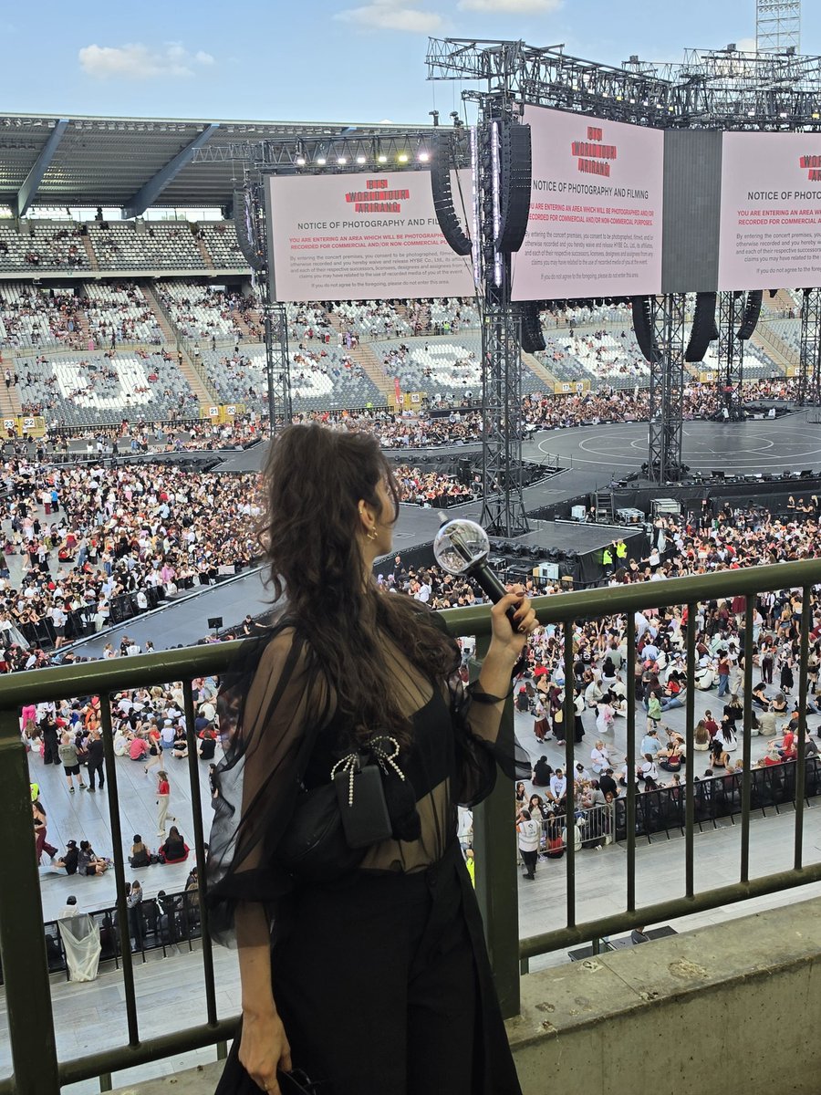 sucreyoongi's tweet photo. BRUSSELS D1 HERE I AM ♡ https://t.co/ARE61KDn3p
