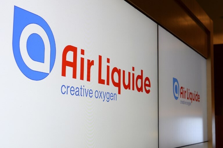 bfmbusiness's tweet photo. Chouchou des petits porteurs, Air Liquide peut prendre de vitesse la Bourse grâce à l'IA, juge Bank of America, qui recommande désormais d'acheter l'action
https://t.co/rCgkYUV2fO https://t.co/NgmVjDqBZS