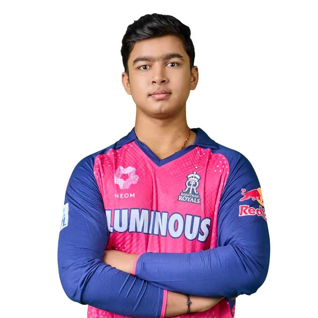 RoshanKrRaii's tweet photo. Name : Vaibhav Sooryavanshi

Age : 15

Performance : Better than anyone 

Selected in Squad : No

Crime : From Bihar not Mumbai Cricket &amp; hurt the ego of Gambhir. https://t.co/MCfES1NBc9