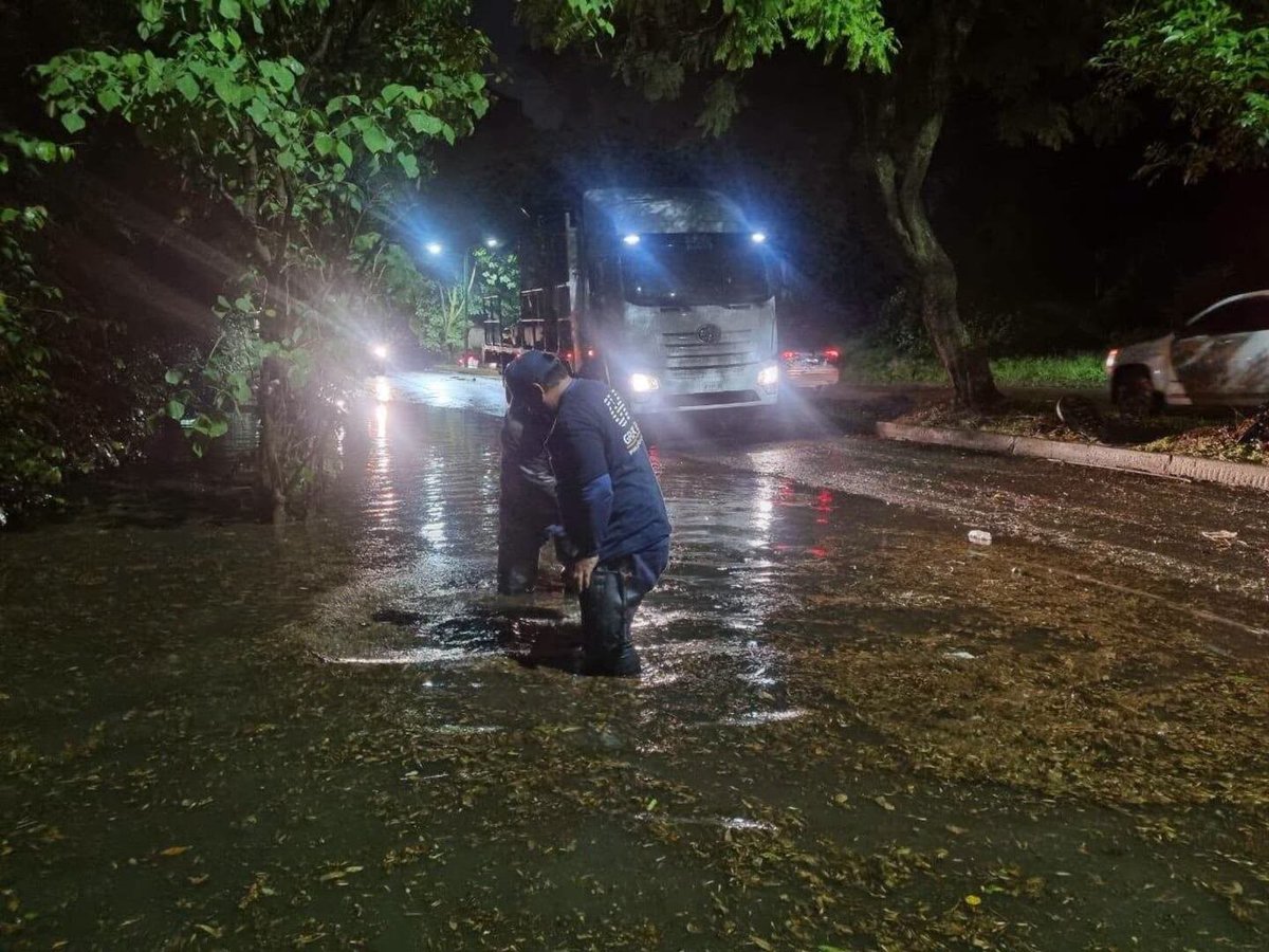 ConsejoAguaMX's tweet photo. ¡No tenemos a quién culpar, esto es responsabilidad de cada uno! 🥴

Desecho de basura en las calles, primera causa de inundaciones en el Valle de México

https://t.co/qTl3QLKeU4 https://t.co/Vc7gUQ8ci3
