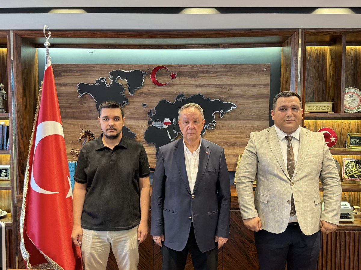 AlfatlEkrem's tweet photo. Alperen Ocakları Eğitim Kültür ve Dayanışma Vakfı Bursa İl Başkanımız Sayın Yakup Taş ve yönetim kurulu üyeleri, yeniden Genel Başkan Yardımcılığı görevine seçilmemiz münasebetiyle hayırlı olsun ziyaretinde bulundular.

Nazik ziyaretleri, ve iyi dilekleri dolayısıyla kendilerine gönülden teşekkür ediyorum.

Rabbim birlik ve beraberliğimizi daim eylesin, davamıza hayırlı hizmetlerde bulunmayı nasip etsin.

Var olsun Alperenler!