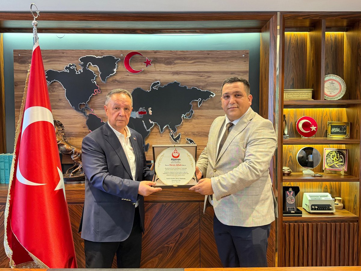 AlfatlEkrem's tweet photo. Alperen Ocakları Eğitim Kültür ve Dayanışma Vakfı Bursa İl Başkanımız Sayın Yakup Taş ve yönetim kurulu üyeleri, yeniden Genel Başkan Yardımcılığı görevine seçilmemiz münasebetiyle hayırlı olsun ziyaretinde bulundular.

Nazik ziyaretleri, ve iyi dilekleri dolayısıyla kendilerine gönülden teşekkür ediyorum.

Rabbim birlik ve beraberliğimizi daim eylesin, davamıza hayırlı hizmetlerde bulunmayı nasip etsin.

Var olsun Alperenler!