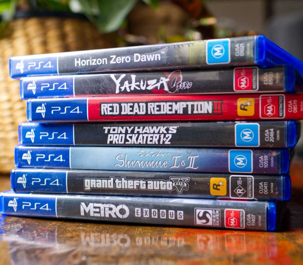 eXtas1stv's tweet photo. BOOM 💀 PLAYSTATION MATA SU FORMATO FÍSICO, ES OFICIAL ❌️

Los nuevos juegos vendidos para consolas PlayStation solo estarán disponibles en formato digital y no se venderán en disco a partir de enero de 2028, ha anunciado Sony.

La medida se aplica a todos los juegos de PlayStation lanzados desde entonces, incluidos los fabricados por Sony y los lanzados por terceros.

El grupo PlayStation califica este cambio como "una dirección natural para que Sony Interactive Entertainment se adapte a las tendencias de los consumidores, ya que la preferencia general por los medios digitales supera con creces a la de los discos físicos"