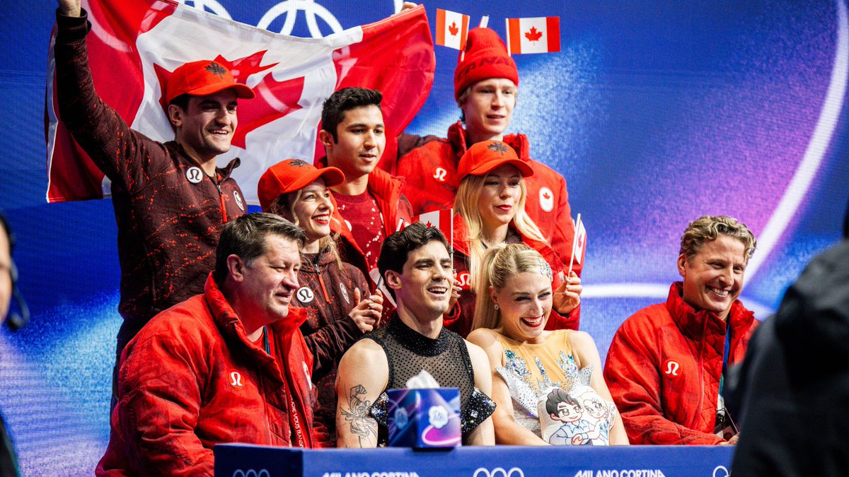 SkateCanada's tweet photo. Happy Canada Day! ❤️🇨🇦 

Joyeuse Fête du Canada ! ❤️🇨🇦 https://t.co/0fEBbZnKad