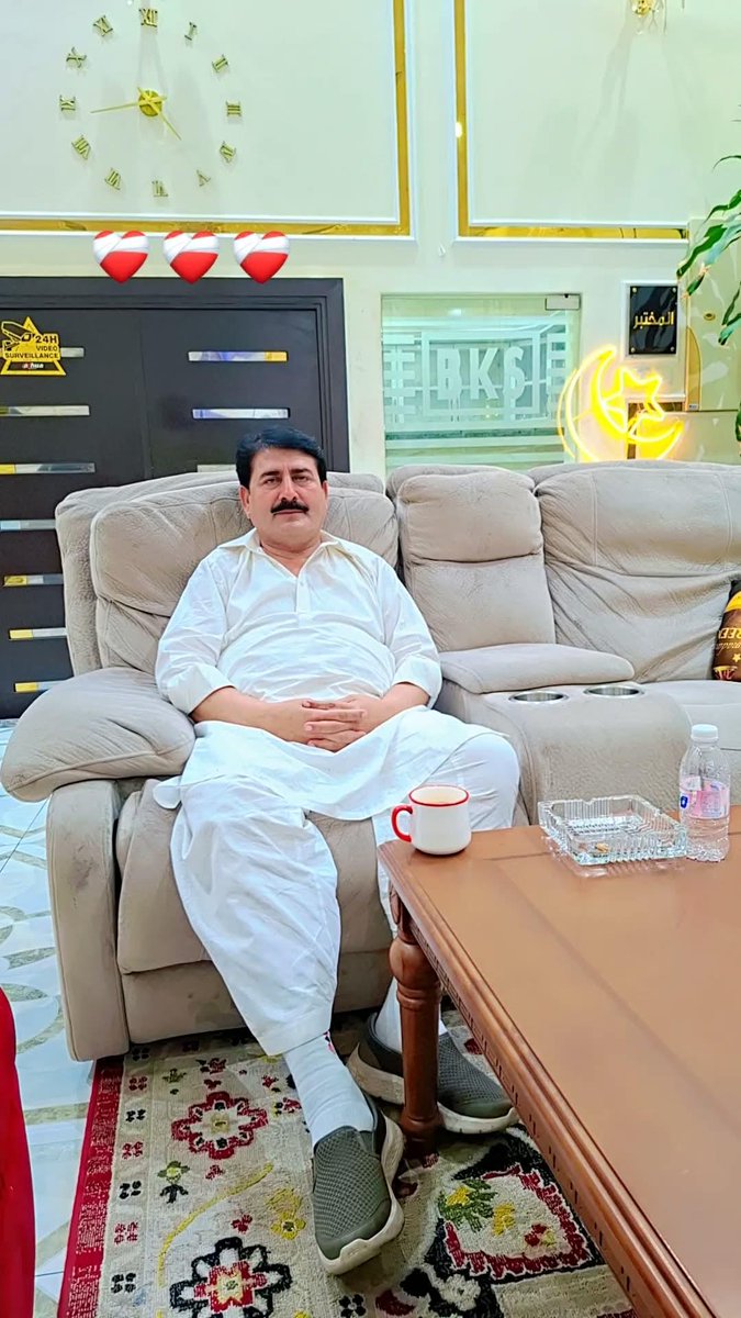 whyymebro's tweet photo. Saudia Top daddy, who want him?? https://t.co/2oKbB9IZeD